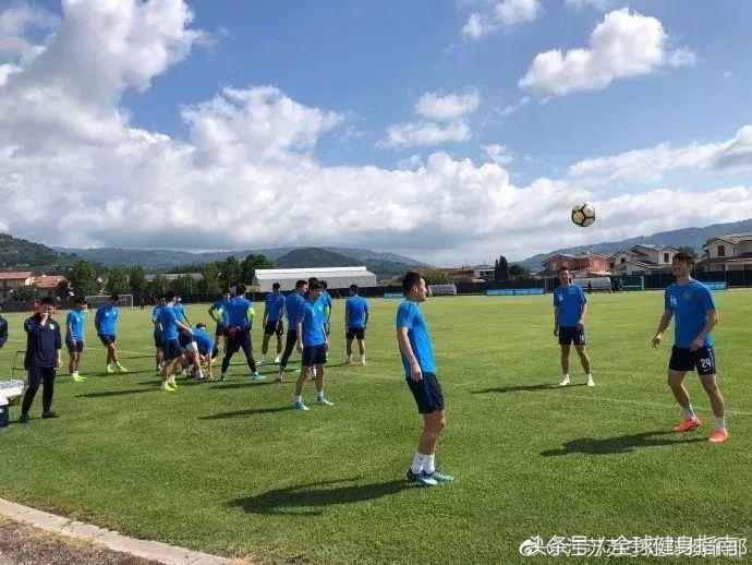 国足为什么踢不进世界杯,国足为什么上不了世界杯