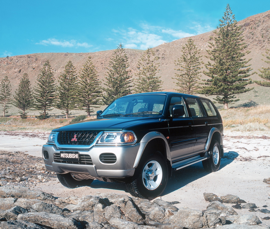 新三菱帕杰罗Sport曝光,帕杰罗和帕杰罗sport哪个好