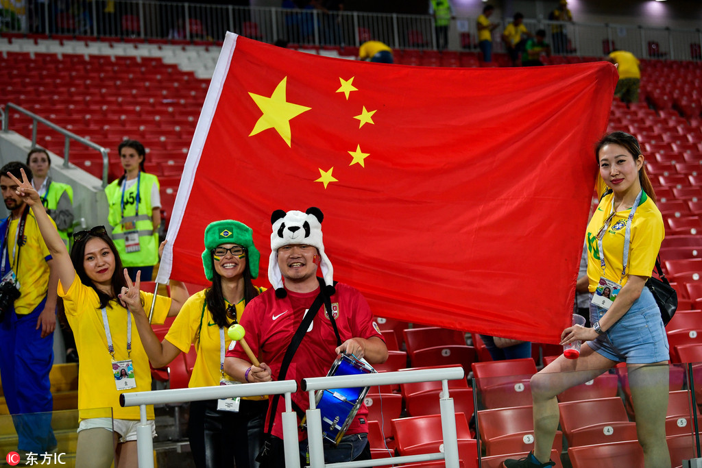 燃情奋战十余天,晒得比内马尔还黑,但他们的照片美炸了