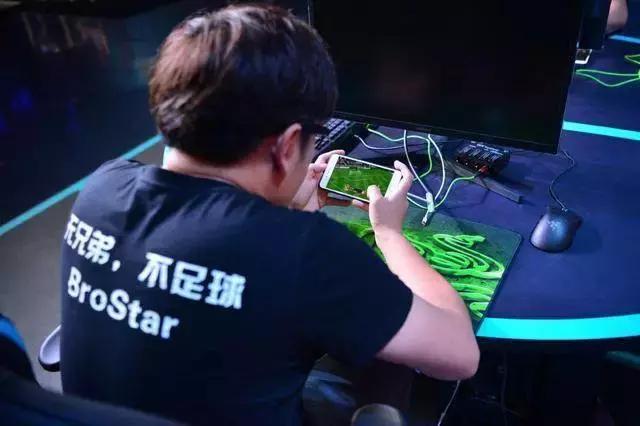 巅峰角逐即将打响“电竞世界杯”淘汰赛硝烟再起