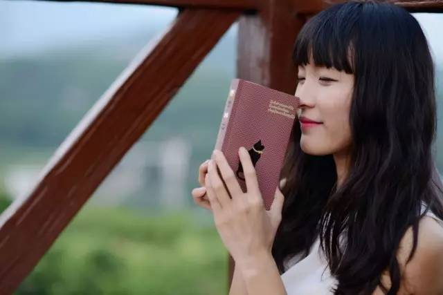 女生问你借钱高情商回复,喜欢的女生问你借钱怎么办