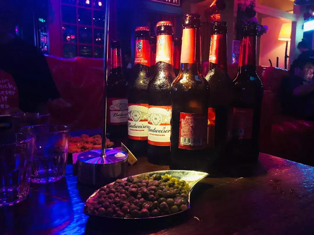 内马尔巴黎圣日耳曼签名球衣,内马尔巴黎包厢