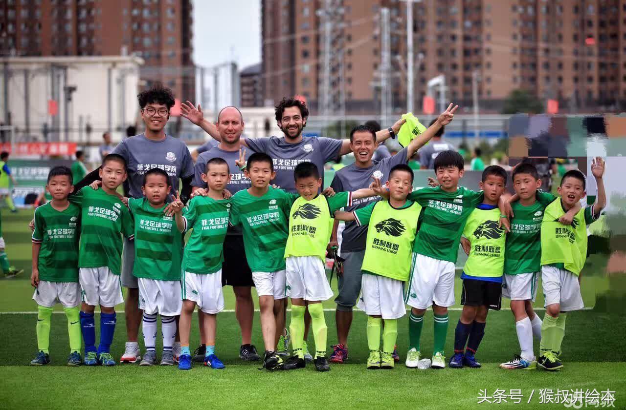 世界足球日关于足球的绘画八年级,足球图画书