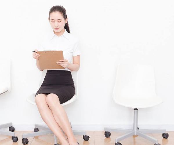 面试官一根针掉到海里,面试官问针掉海里怎么拿回来