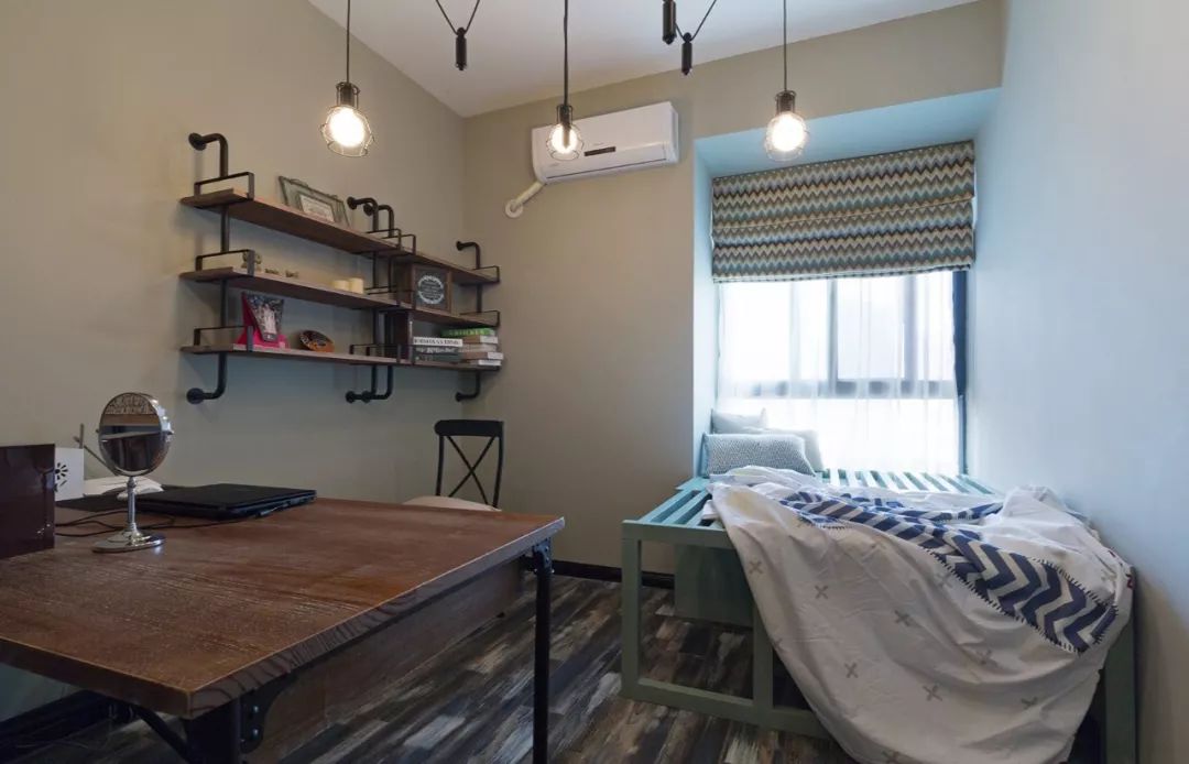 房间太小放不了衣柜怎么设计,房间不大怎么放床