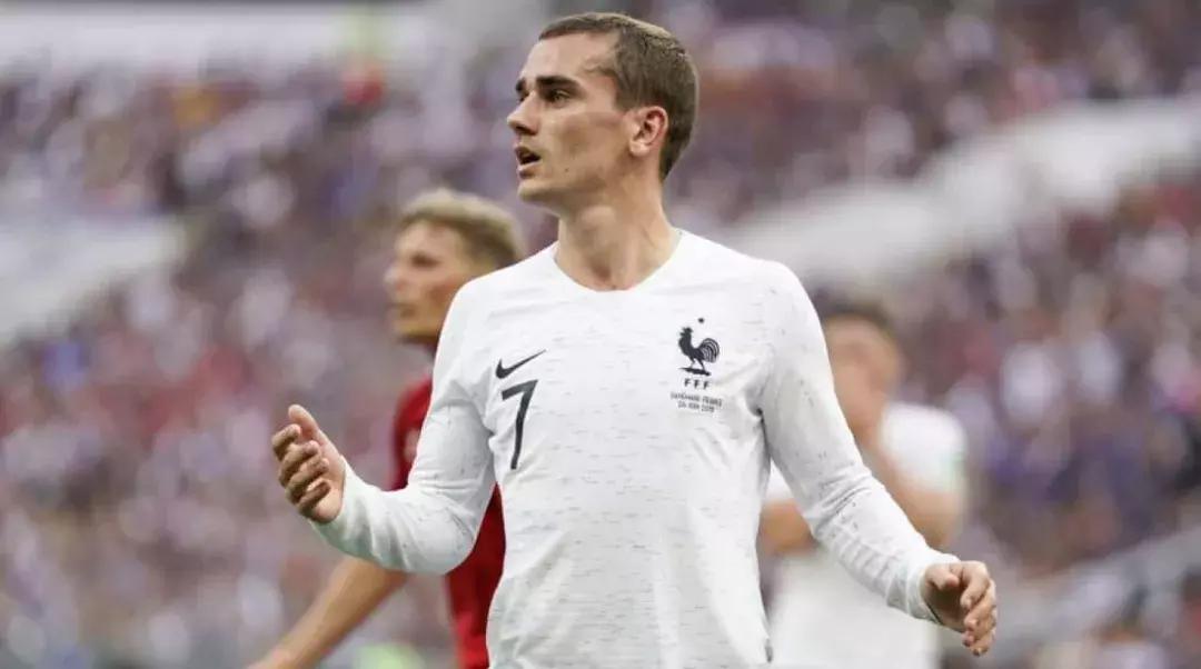 看球看得心脏疼,到底是看球呢还是看帅哥