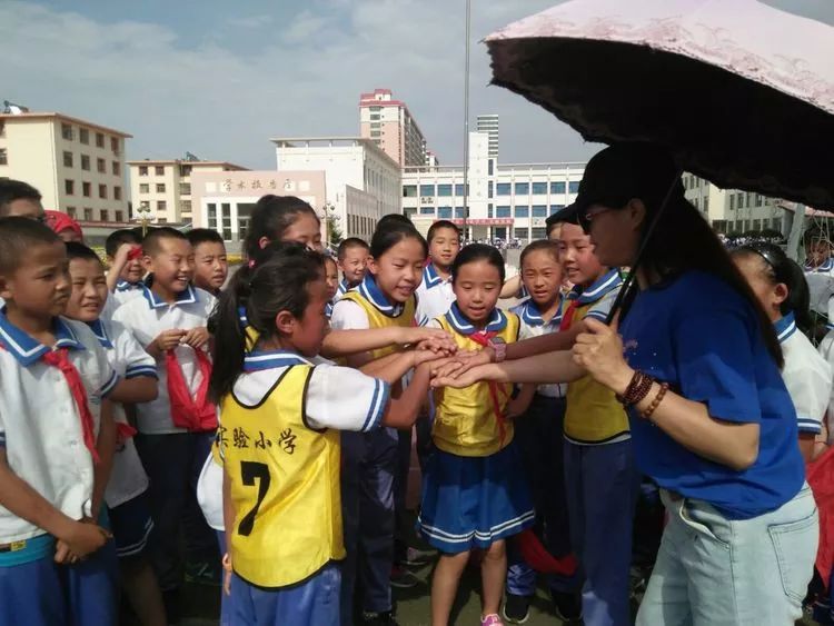 金昌市第四小学足球比赛,实验小学女子足球队