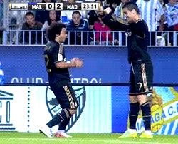 他是最萌的左边后卫，与霸道总裁C罗是一对默契的CP