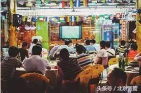 熬夜看球喝点啤酒,熬夜喝酒看球