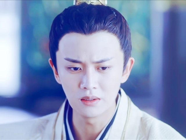 任嘉伦轻松回复记者提问！对于杨紫只字不提！网友：情商高暖人心