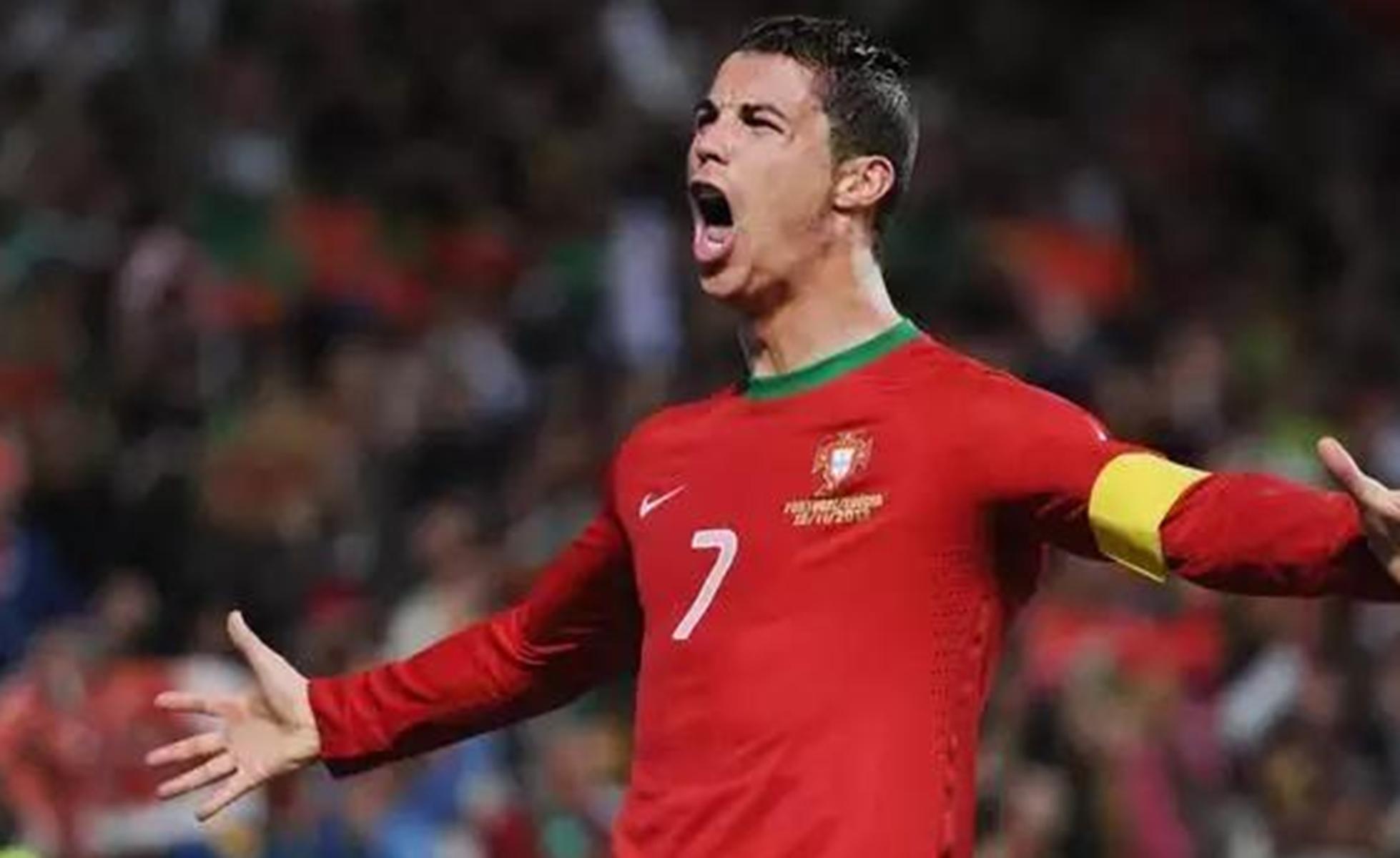 为什么c罗喜欢穿长袖球衣,为什么c罗现在穿短袖了