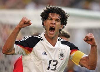 实况足球2016密集防守,实况足球怎么对付断网