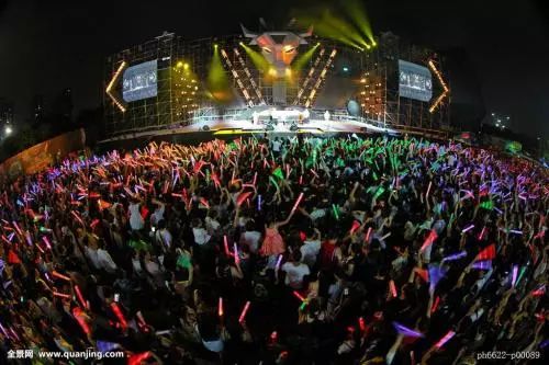 都匀足球小镇旅游攻略,南奥都匀足球文旅小镇音乐节