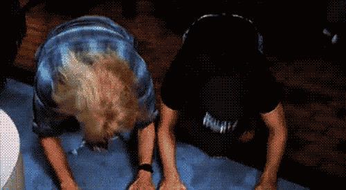 疯狂购物买化妆品,免税店怎么买手机最便宜