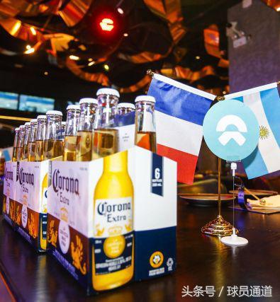 “兄弟，请问汉森贝壳球场怎么走？”