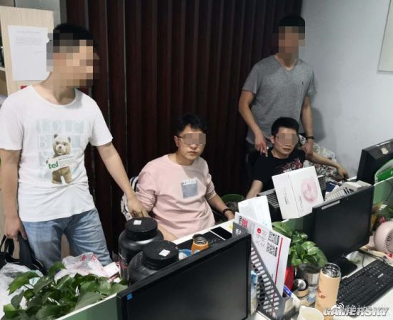 腾讯联合警方破获《绝地求生》特大外挂案141名嫌疑人被抓