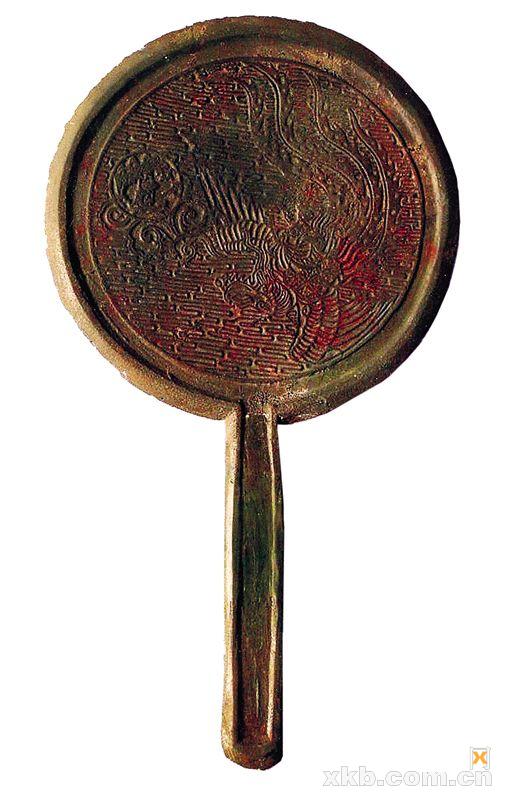 青铜镜上为什么有东南西北,青铜镜意义