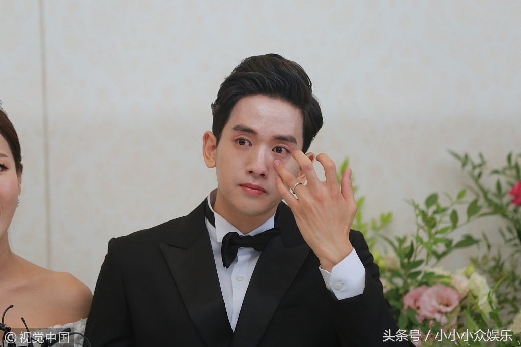 韩*歌国**手米娜与小男友结婚，婚礼现场狂撒狗粮