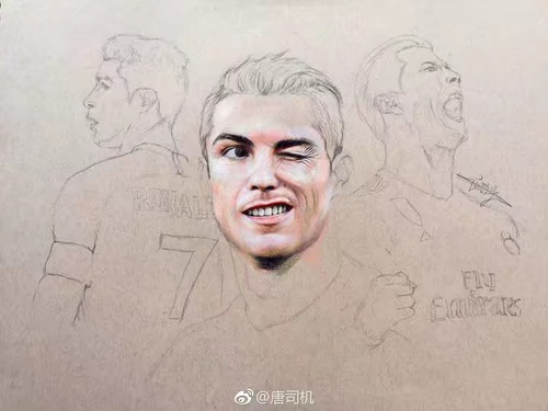 手绘C罗肖像方法,特别简单的素描c罗很适合做头像