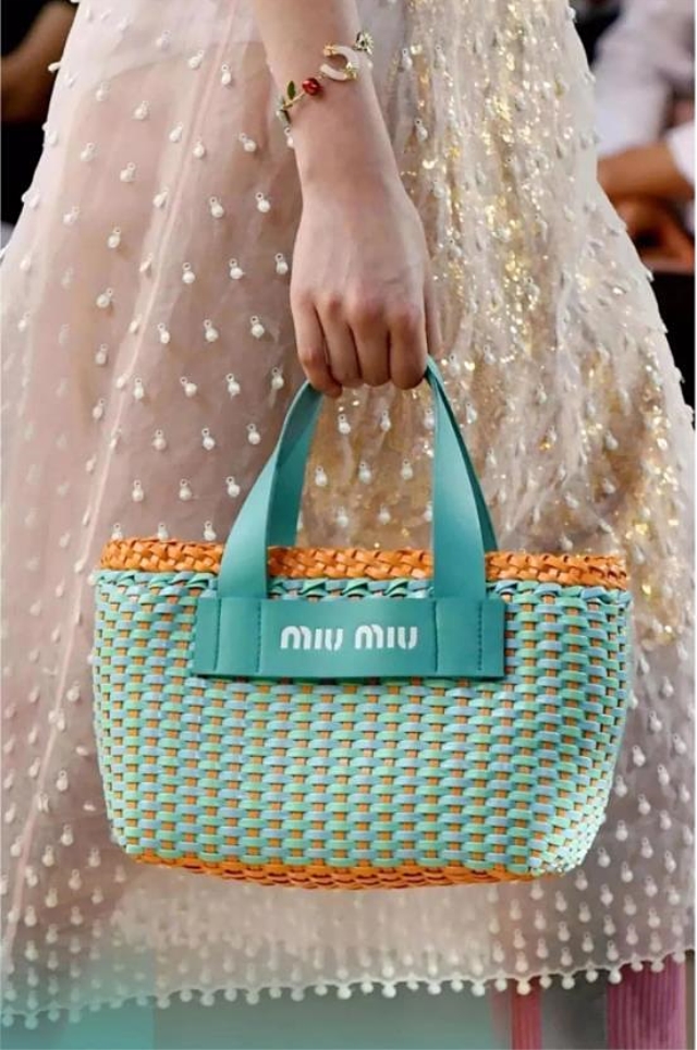 想晋升成为时尚达人，DoubleBag要了解一下