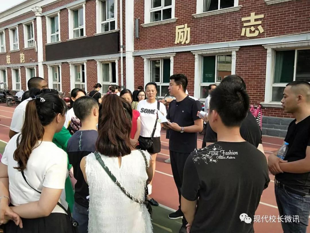 小学开展校园足球的训练,小学开展青少年足球培训及赛事