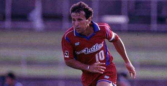 巴西传奇十大巨星,巴西足球史上十大巨星