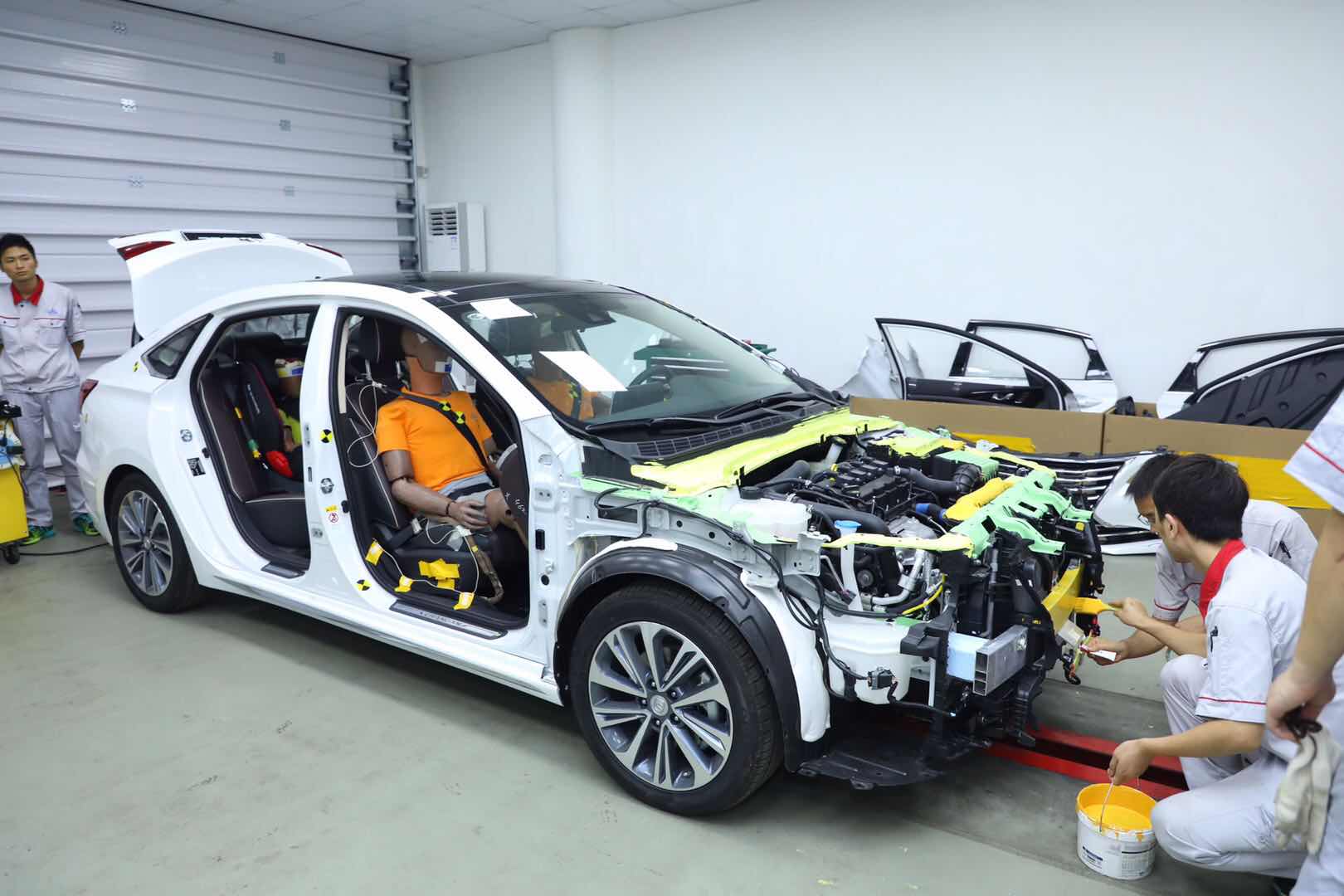 江湖评测：很争气啊！这一撞，竟撞出最“硬骨头”中国车！