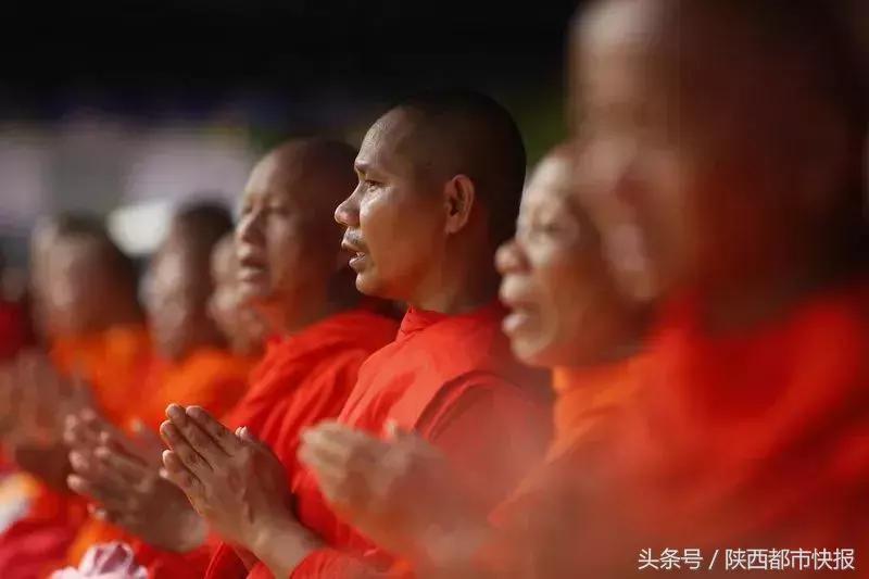 泰国被困13名小足球队员事件,泰国足球队被困山洞14天原因