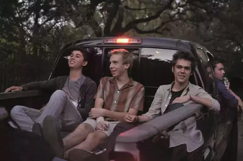 提到原生家庭你就输了,一提到原生家庭就想哭怎么回事