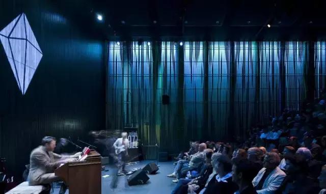 冰岛足球的风格,冰岛室内足球场