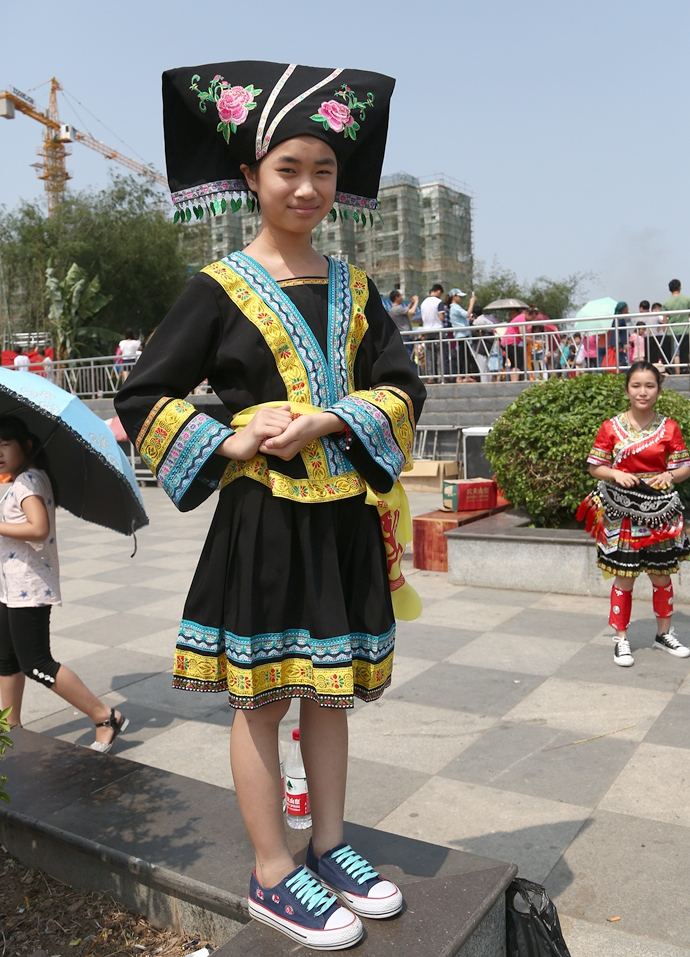 少数民族服饰云南文山的,云南文山州少数民族服饰展