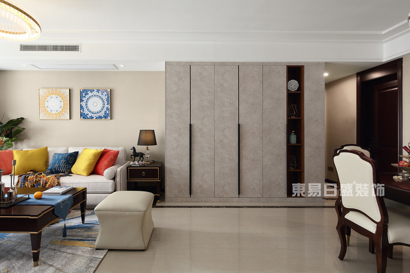 南京万达西地130平港式轻奢风装修效果清冷的奢华下显尽家的温馨