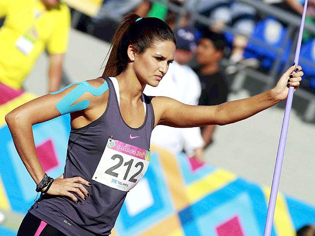 她曾经是“世界最美标枪手”，为赚训练费却成为了世界顶级模特