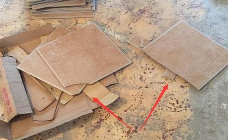 收货时发现瓷砖碎了，就在我准备去更换时，师傅却叫住了我