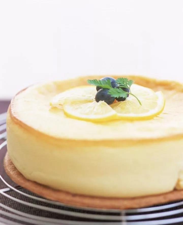 重芝士蛋糕烤完会裂开,轻乳酪芝士蛋糕开裂