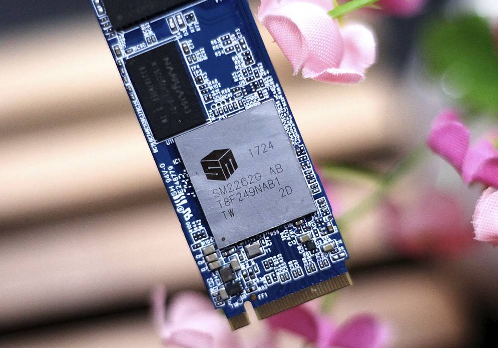 金泰克p650固态硬盘测评,金泰克p700配置