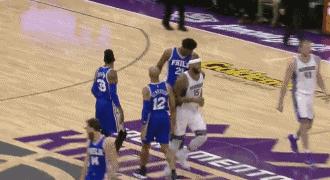 为啥运动员爱摸鞋底,运动员为什么喜欢比赛搓下巴