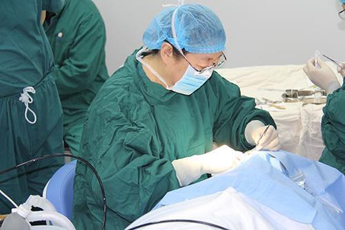 孩子有时候斗鸡眼怎么纠正,孩子有轻微斗鸡眼如何矫正