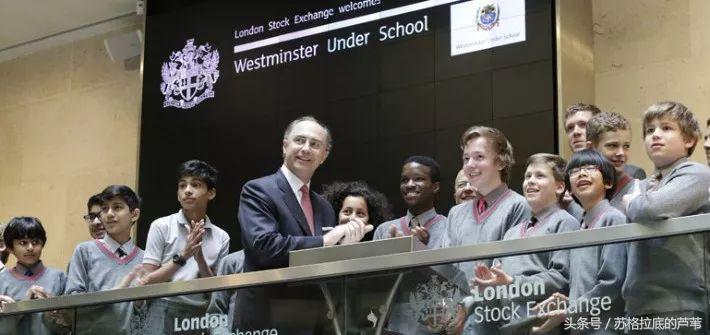 散步就选白金汉宫？你无论如何也难以拒绝他