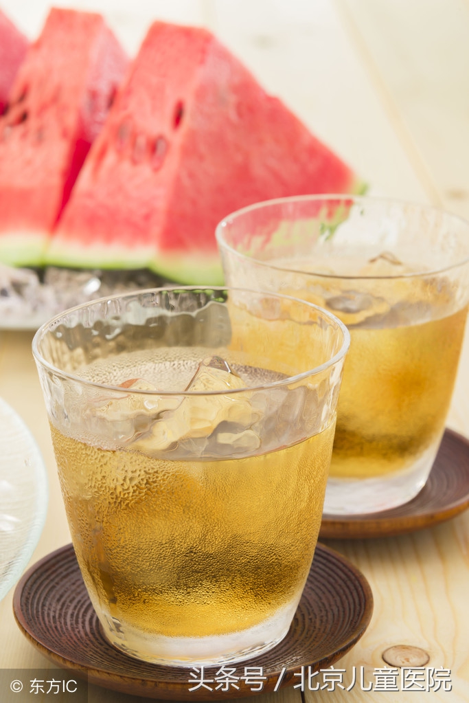 出现高温中暑应如何处理,重度中暑的现场急救内容有哪些