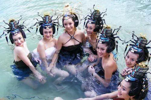 唐僧师徒四人遇到蜘蛛精亮出真身,唐僧是怎么被蜘蛛精抓的