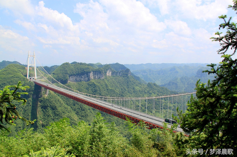 矮寨悬索大桥介绍,航拍湖南湘西矮寨特大悬索