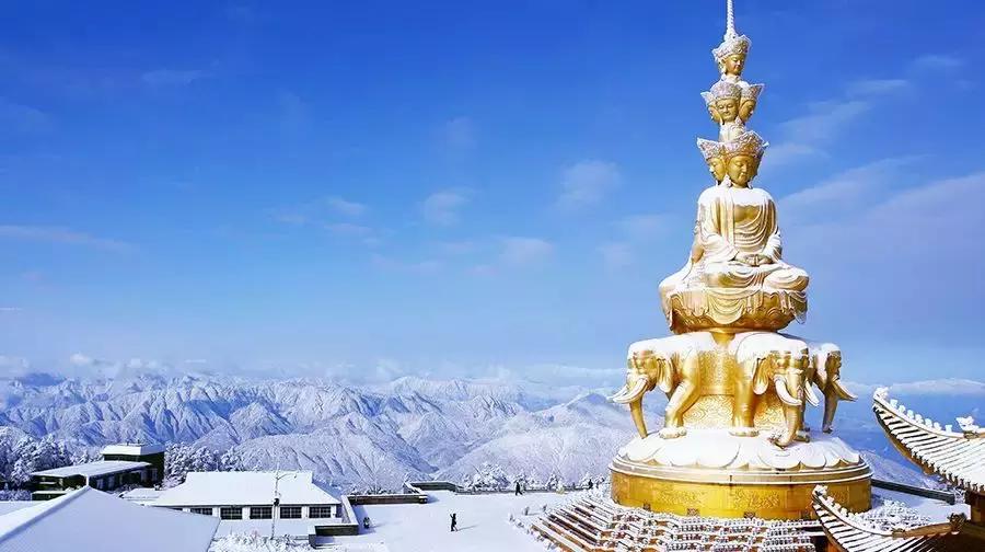 中国四川旅游看世界级的美景和可爱大熊猫,品尝当地火辣的美食!