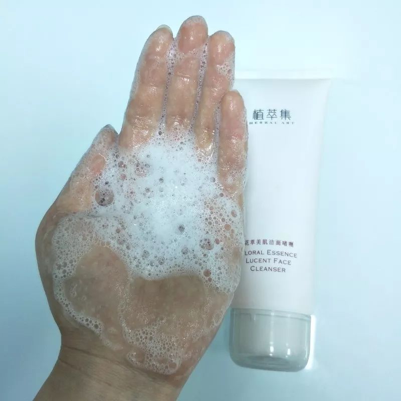 特别多的黑头毛孔也特别大怎么办,黑头最烦人的问题