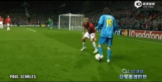 内马尔经典进球挑球过人展现天赋,内马尔的绝招