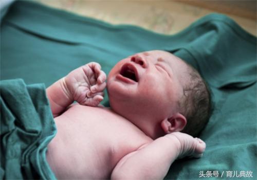 怀孕8个月肚子突然“变硬”，孕妈哭的稀里哗啦，医生却无奈了