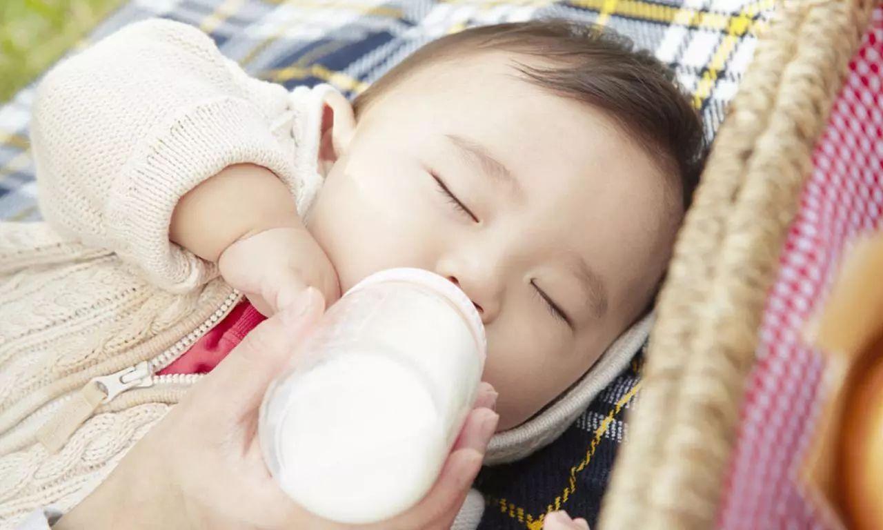 两个月婴儿突然不吃奶粉了怎么办,宝宝不吃奶粉怎么办啊求办法