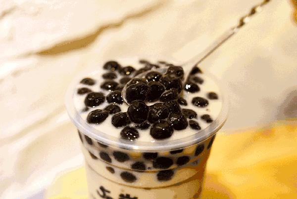 19岁男孩喝珍珠奶茶后腹痛,喝珍珠奶茶ct显示胃里有白点