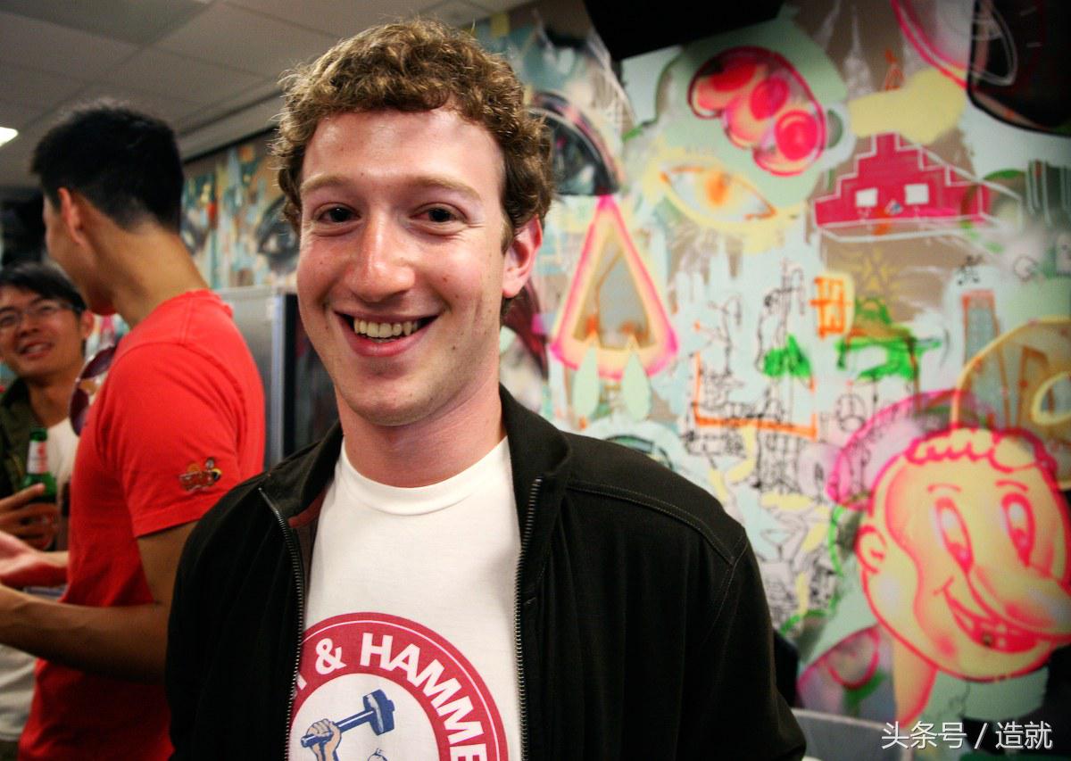 除了性、啤酒与写代码，Facebook创业之初的那两年还发生了什么？