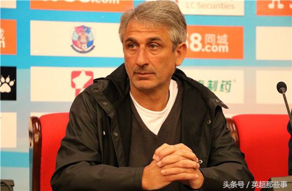 中甲54岁外籍主帅遭20岁大学生拳击，这次发生在业余比赛